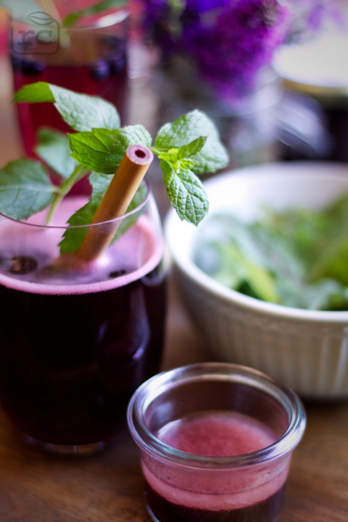 Heidelbeer Sirup - einfach selbst gemacht! - Rezept - rethink cooking
